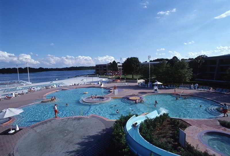 ‪‪Disney's Contemporary Resort‬‬  بحيرة بوينا فيستا المظهر الخارجي الصورة